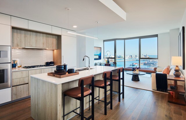 Foto del edificio - 211 N Harbor Dr