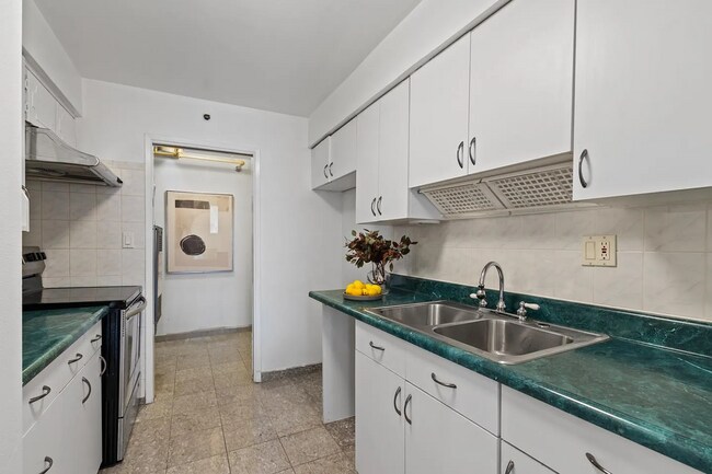 Foto del edificio - 2462 Rowntree Way