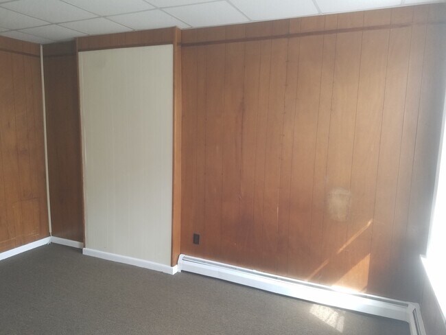 Building Photo - Spring City Efficiency - All utilities inc...