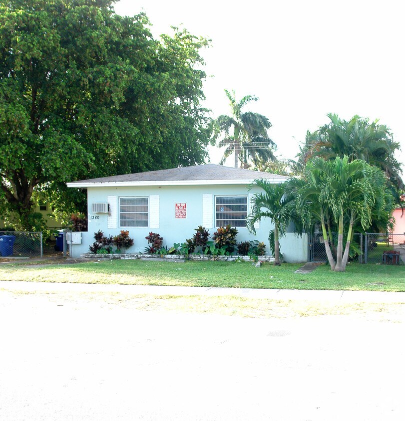Foto del edificio - 1380 NE 111th St