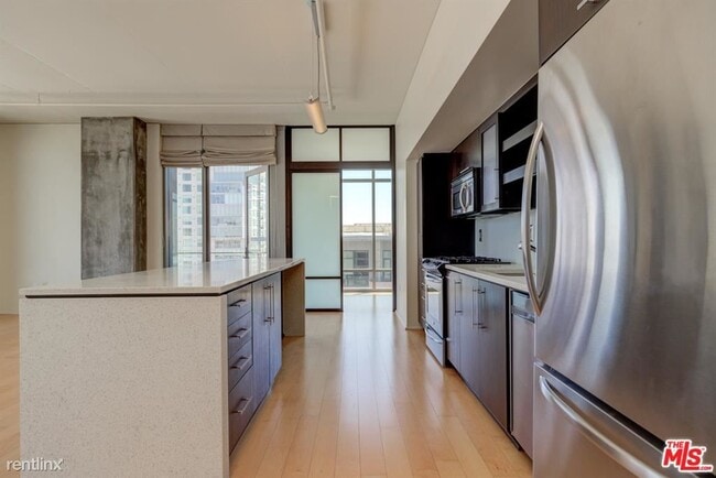 Building Photo - 1 br, 2 bath Condo - 1100 S Hope St Apt 1415