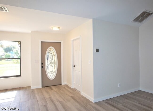 Building Photo - 4053 Seaoats Ln