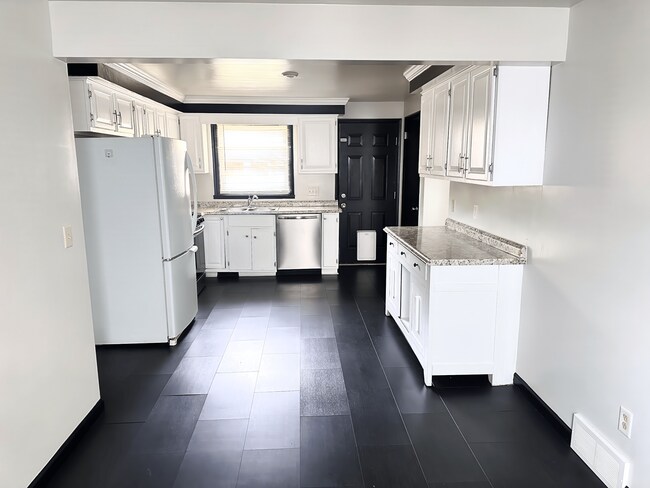 Foto del edificio - House - 3 bedroom, - 115 Burben Way