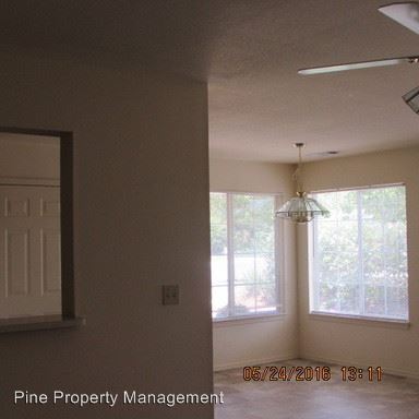 Foto del edificio - 4427 Lynbrook Loop
