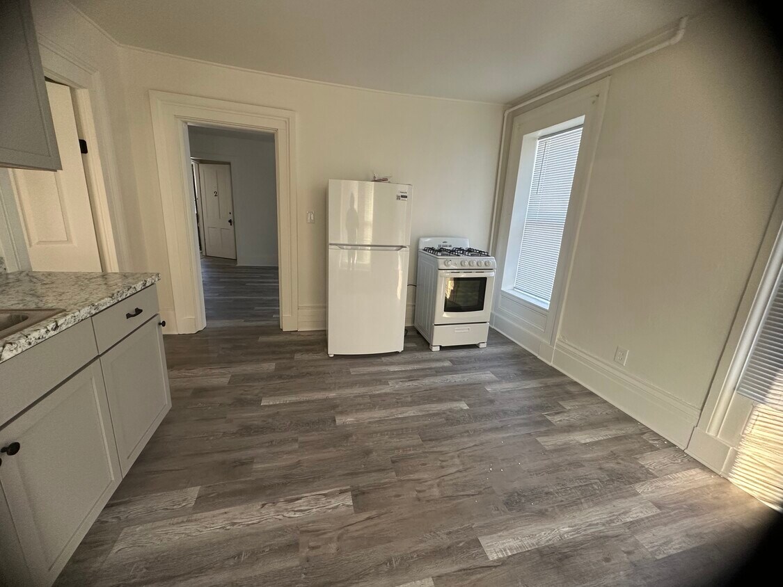 Foto del edificio - 404 S Main St