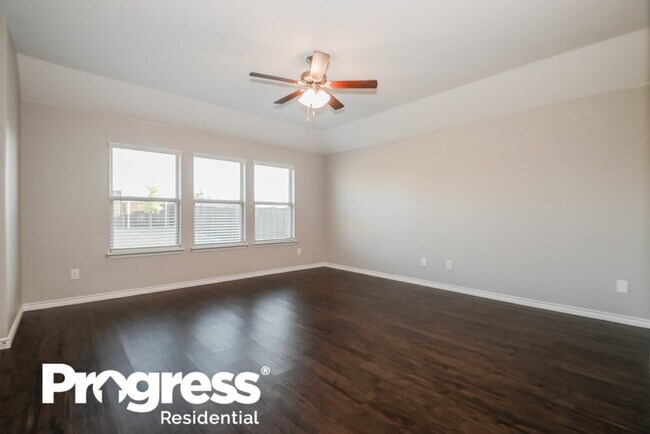 Building Photo - 557 Declaration Way