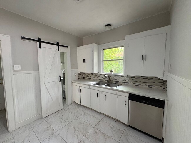 Foto del edificio - Updated Farm House in Central Waco