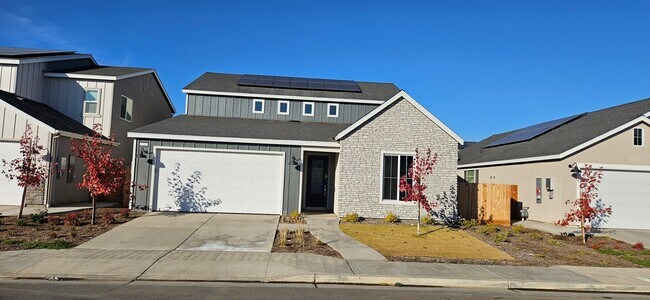 Building Photo - Brand new home that is perfect for a multi...