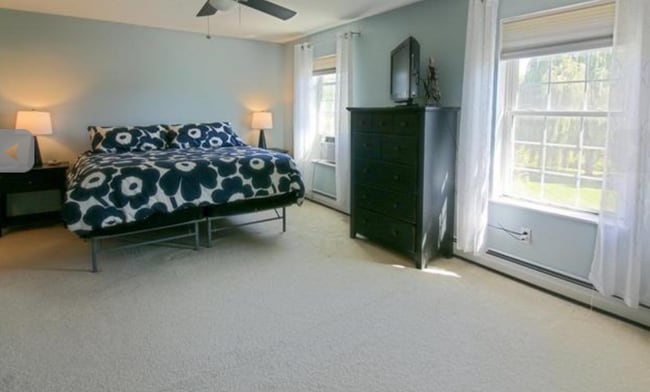 Building Photo - 207 Farmall Dr