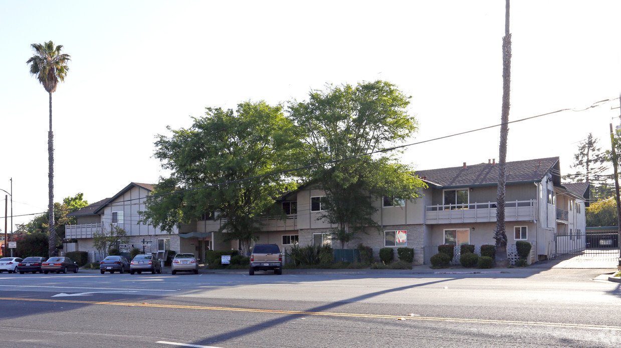 Primary Photo - Valley Manor Apartments