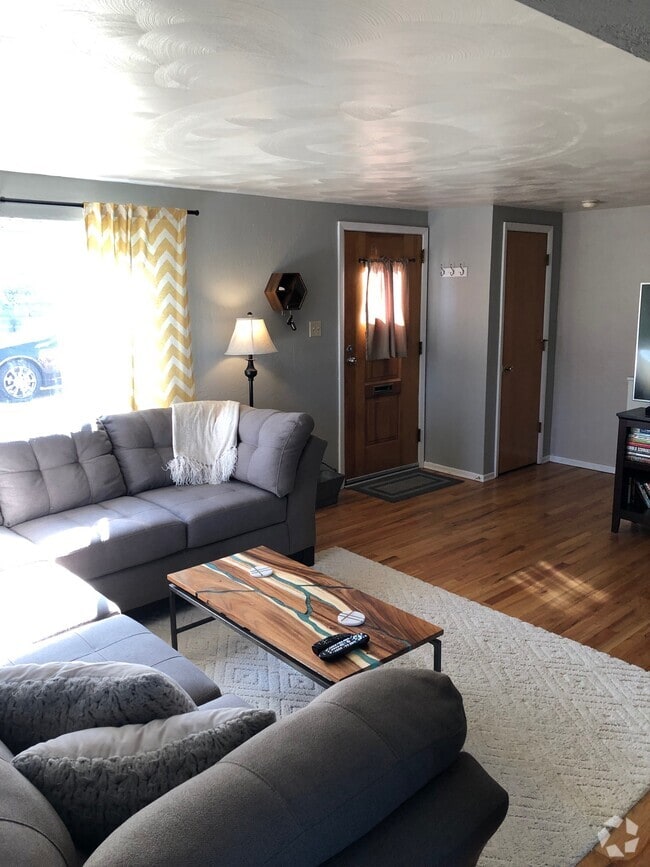 Shaler Place Apartments for Rent with Utilities Included Pittsburgh