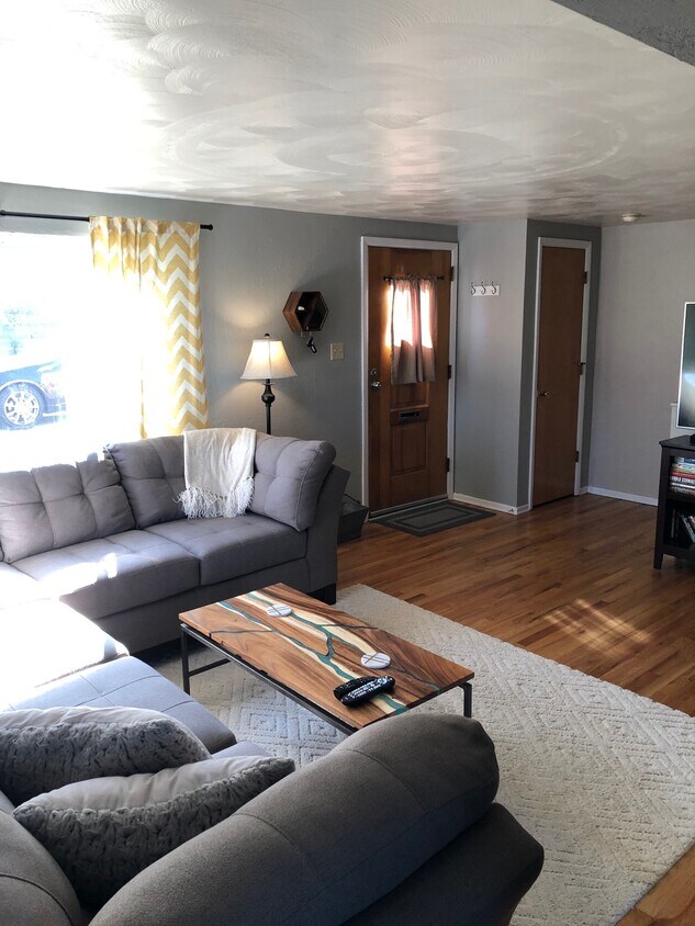 302 Oneida St, Pittsburgh, PA 15211 House Rental in Pittsburgh, PA