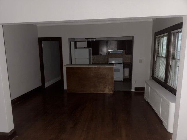 Building Photo - 3233 Chicago Ave