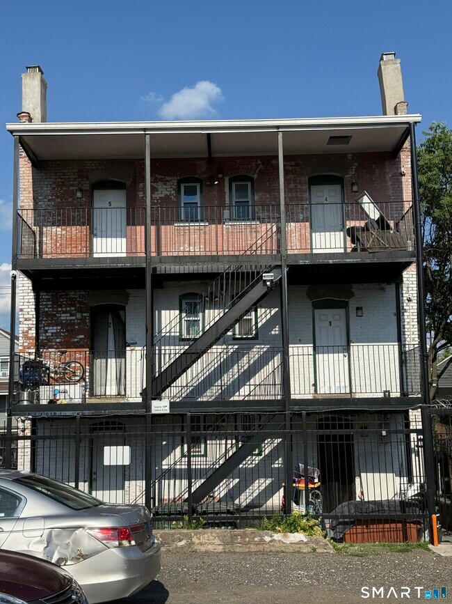 Building Photo - 1333 E Main St