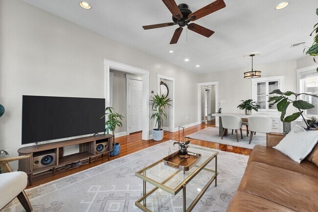 Foto del edificio - 185 Savin Hill Ave