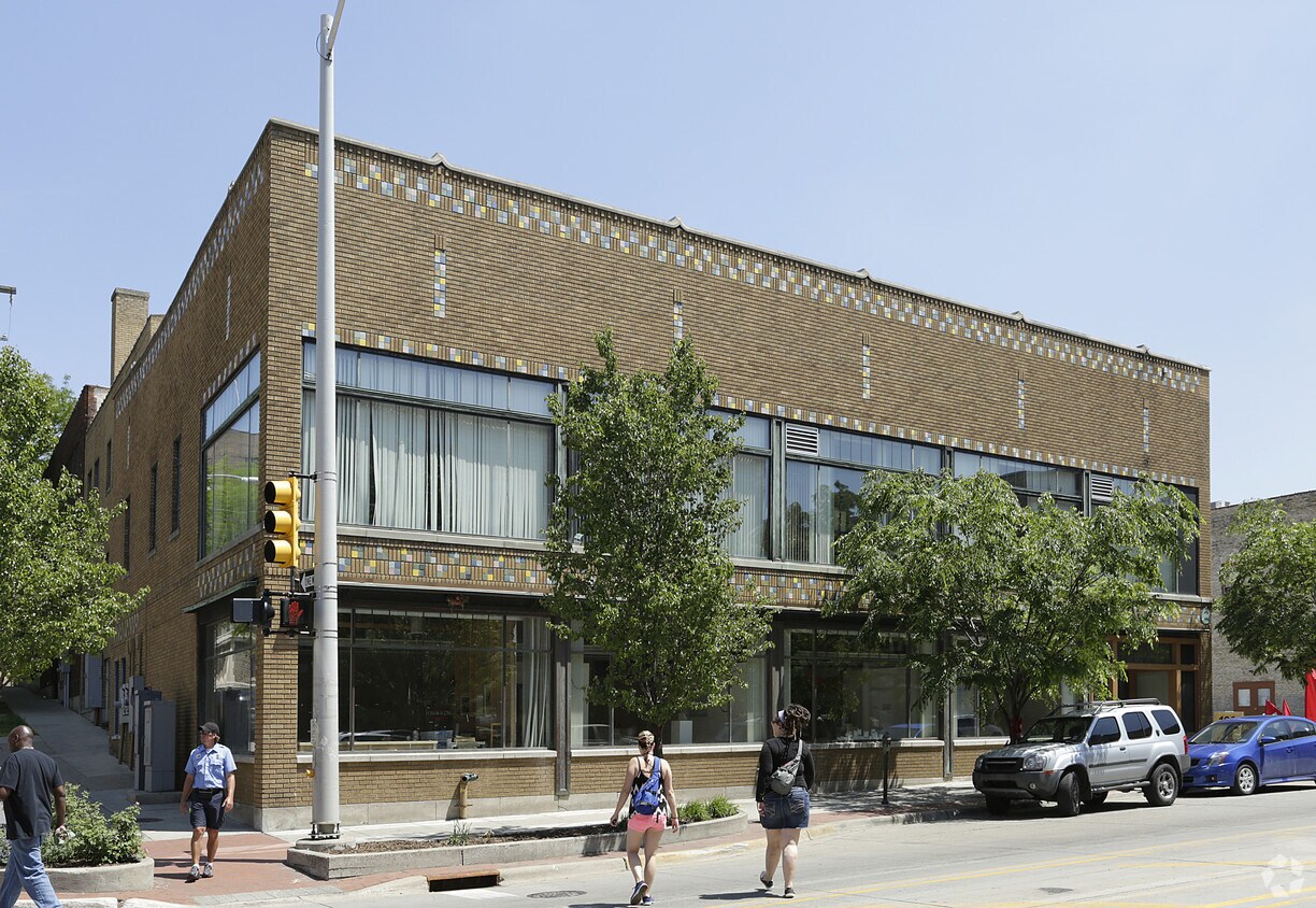 Primary Photo - Martineau Apartments