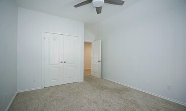 Building Photo - 10314 Cliff Haven Ct