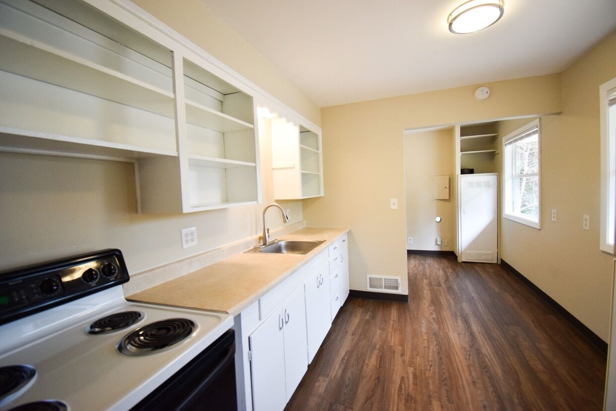 Foto principal - Charming 2 Bed 1 Bath single-level home in...