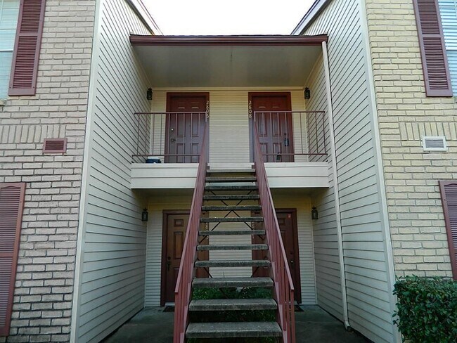 Building Photo - 2120 El Paseo St