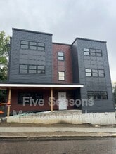 Building Photo - 199 King St