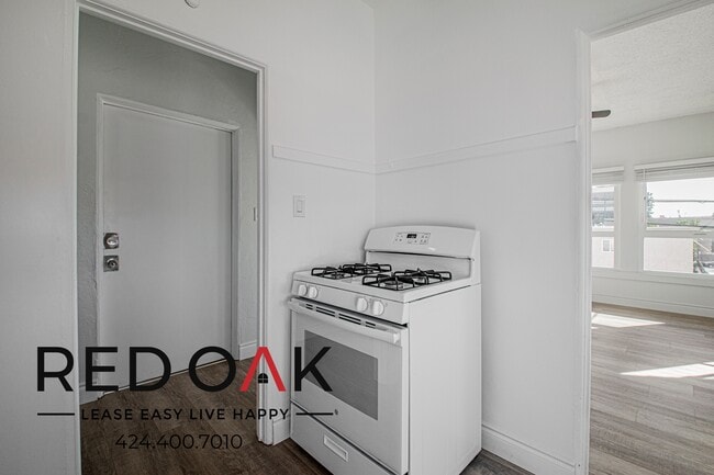 Foto del edificio - 350 E Cypress Ave