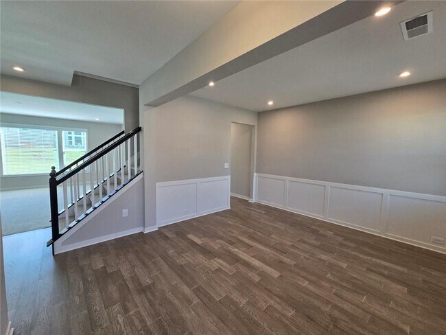 Building Photo - 121 Linden Ct