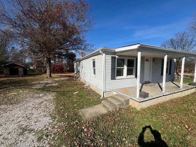 Building Photo - House for rent in Elizabethtown. 3 bed and 1 bath. Newly renovated!