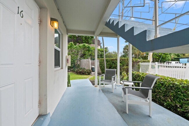 Foto del edificio - 741 Bayshore Dr