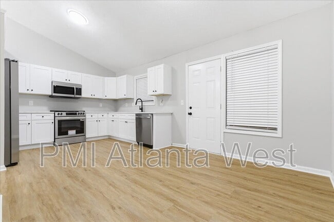 Building Photo - 5876 Old Wellborn Trce