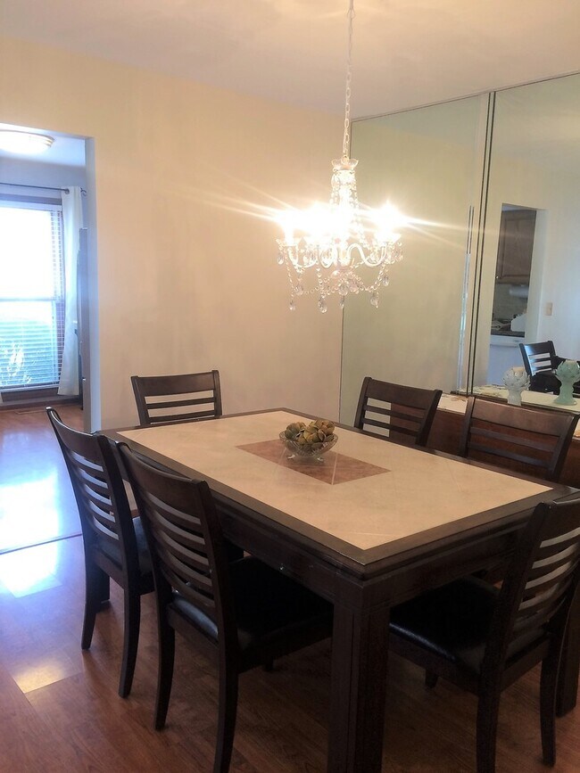 Foto del edificio - 2524 E Hunter Dr