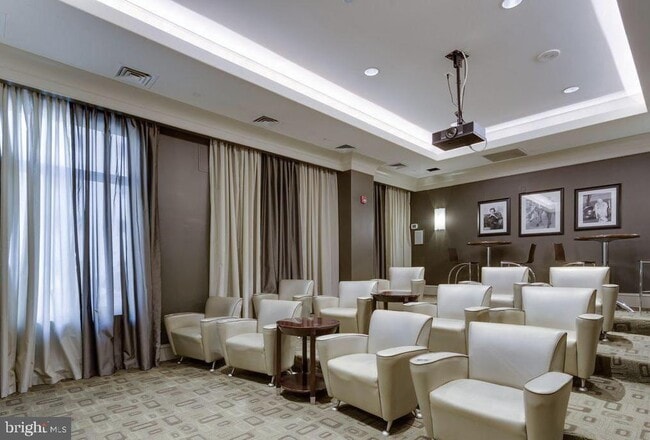 Foto del edificio - 851 N Glebe Rd