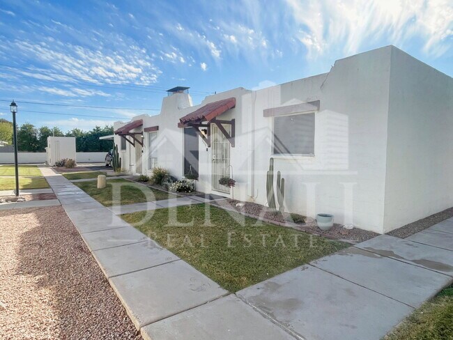 Foto del edificio - 8058 E Oak St