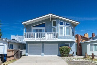 Building Photo - 145 Camarillo Ave