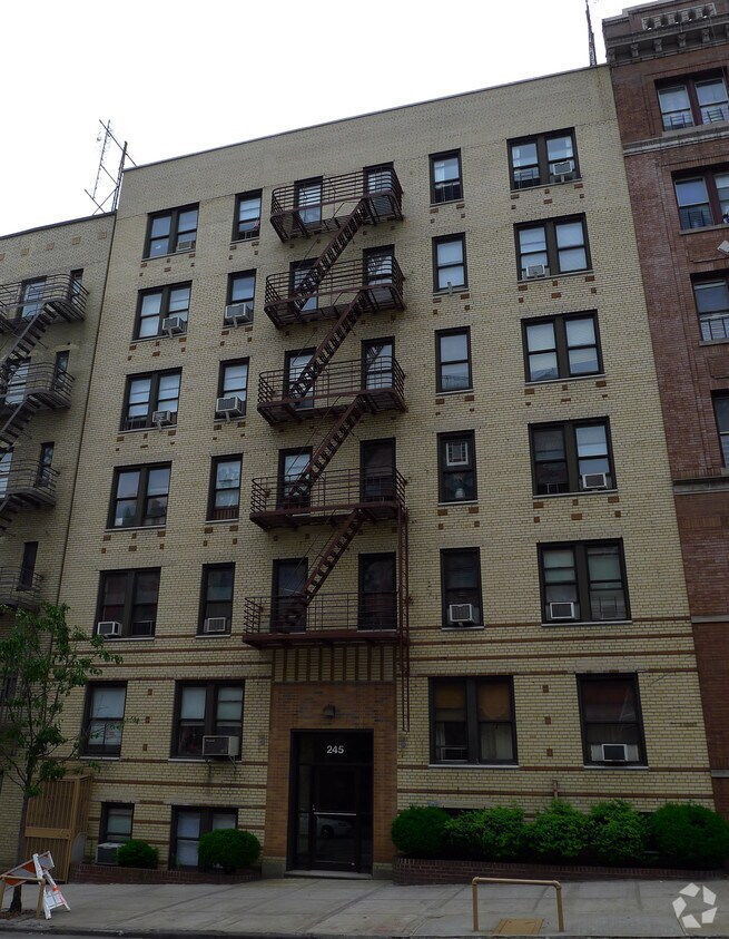 Building Photo - 245 Seaman Ave