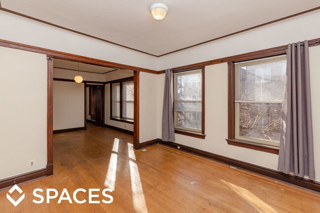 Building Photo - 1352 W Berwyn Ave