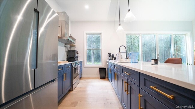 Foto del edificio - 102 Rider Hollow Rd