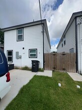 Building Photo - 6009 Wedgefield St