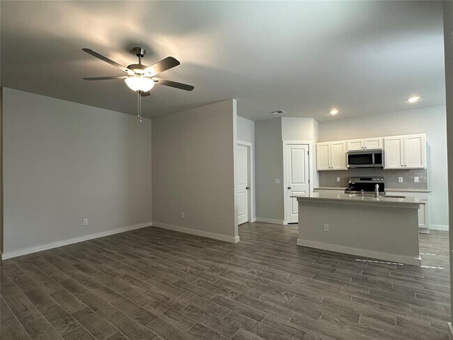 Building Photo - 17940 Lantana Loop