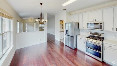 Building Photo - 1016 Grey Castle Dr