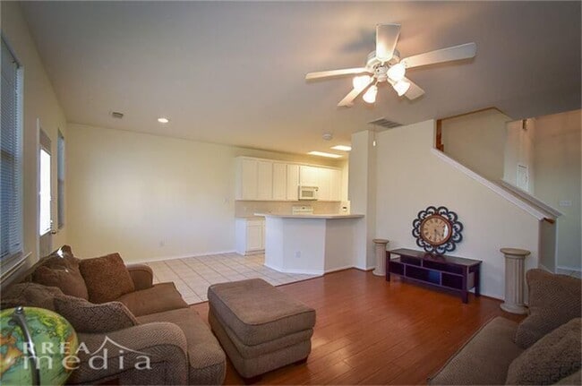 Foto del edificio - 2923 Loganberry Park Ln