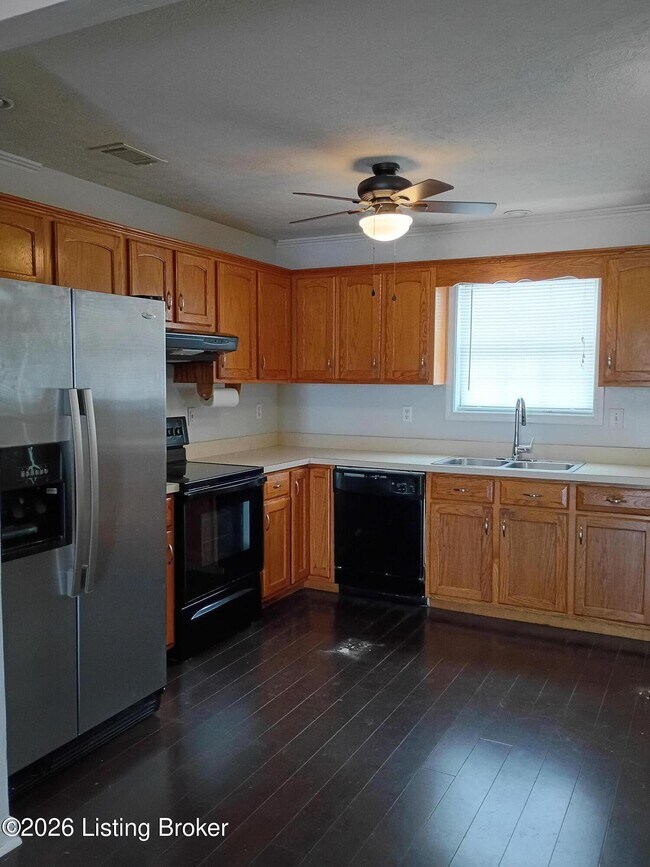 Foto del edificio - 110 Robert Ct