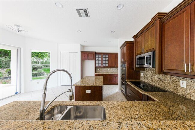 Foto del edificio - 4981 SW 173rd Ave