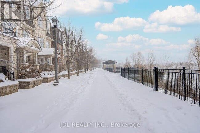 Building Photo - 3002 Preserve Dr