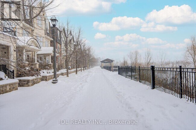 Photo du bâtiment - 3002 Preserve Dr