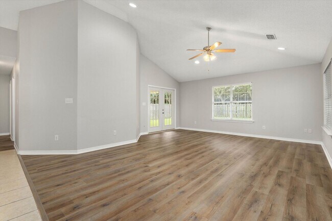 Building Photo - Updated 4-Bedroom Home with Fenced Yard, 2...