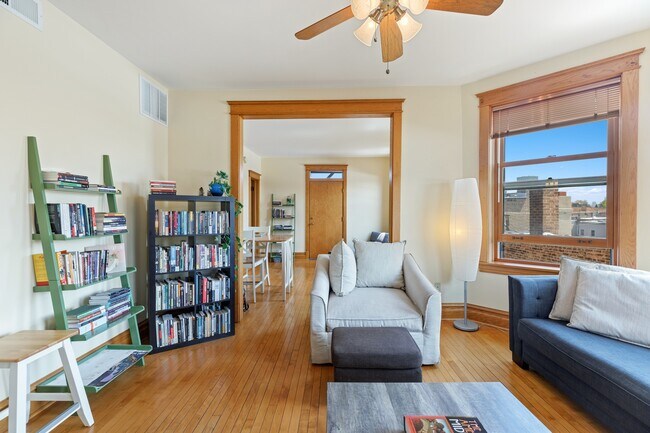 Building Photo - 2623 N Kimball Ave
