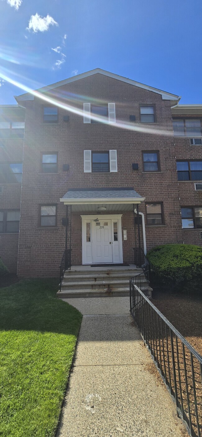 Foto del edificio - 220 Prospect Ave