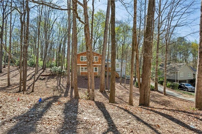 Building Photo - 2237 Carlyle Dr