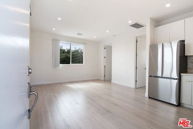 Foto del edificio - 5537 W 3rd St