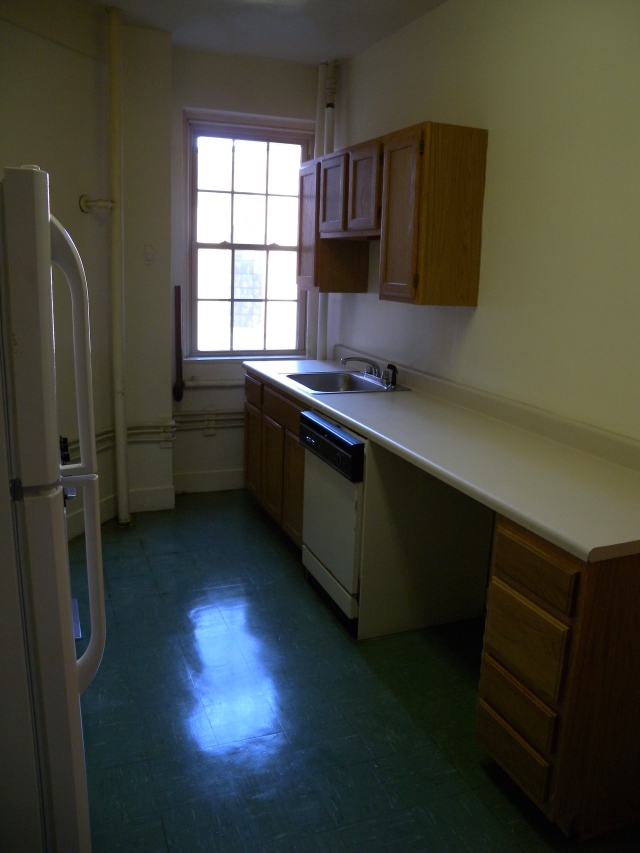 Kitchen - 100 West University Apartments